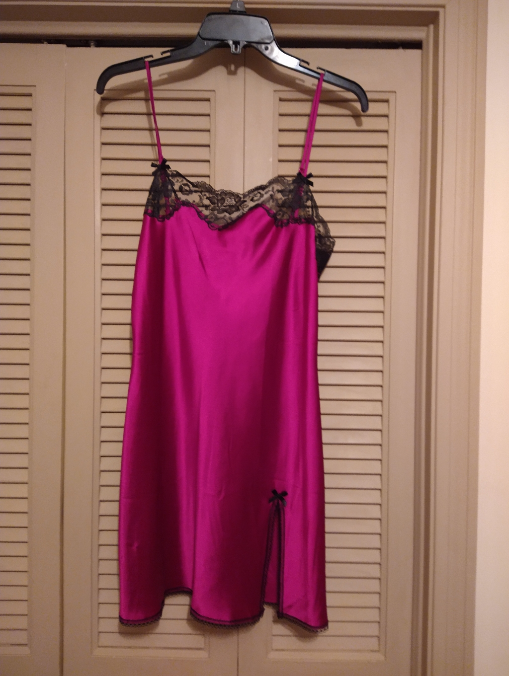 V.S Satin Rose Lace Trim Mini Slip Size M-Nwot